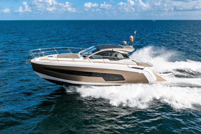 Slide: The Image of Azimut ATLANTIS 45 2020 - 16