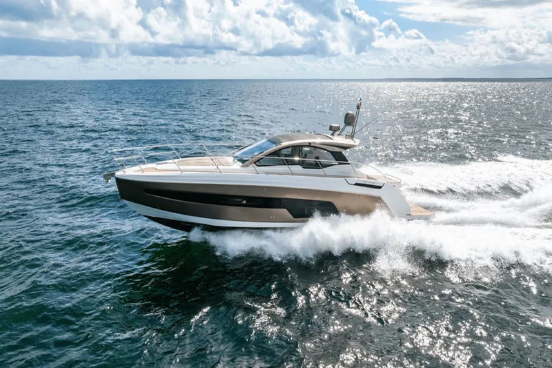 Slide: The Image of Azimut ATLANTIS 45 2020 - 23