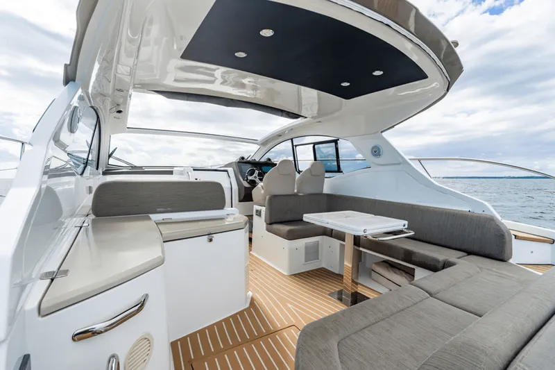 Slide: The Image of Azimut ATLANTIS 45 2020 - 34
