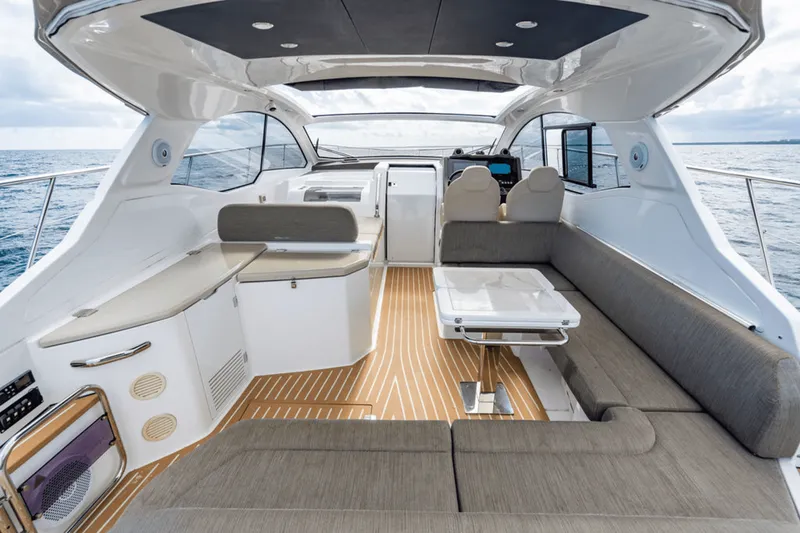 Slide: The Image of Azimut ATLANTIS 45 2020 - 35