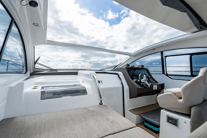 Slide: The Image of Azimut ATLANTIS 45 2020 - 38