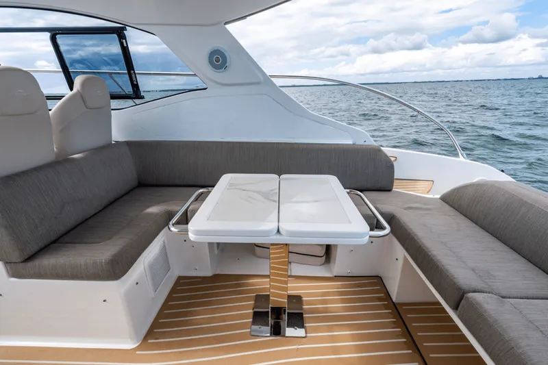 Slide: The Image of Azimut ATLANTIS 45 2020 - 39