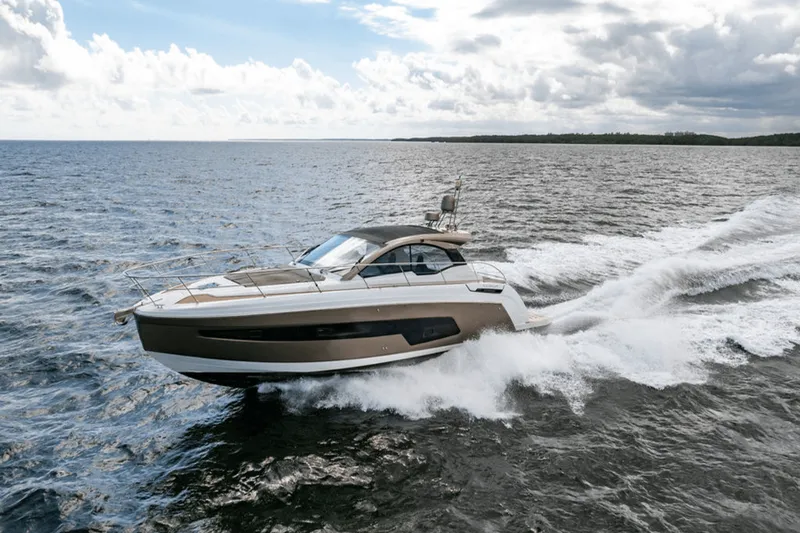 Slide: The Image of Azimut ATLANTIS 45 2020 - 4