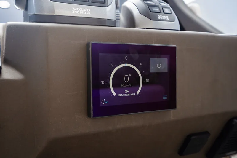 Slide: The Image of Azimut ATLANTIS 45 2020 - 42