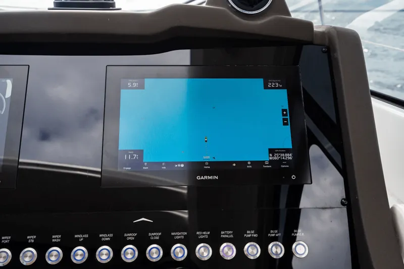 Slide: The Image of Azimut ATLANTIS 45 2020 - 44