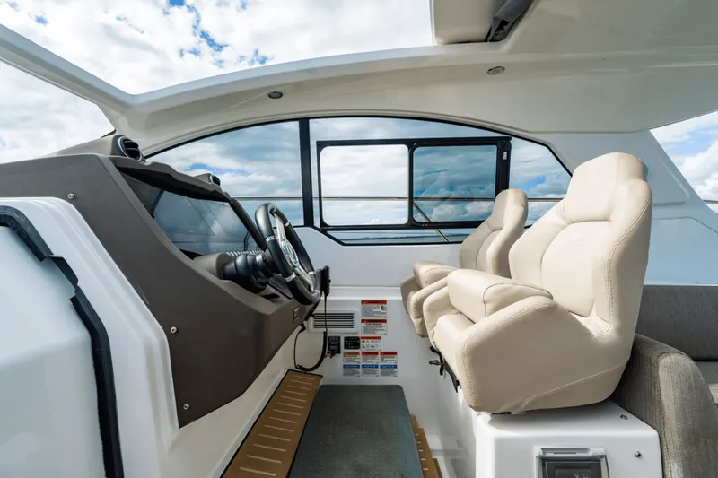 Slide: The Image of Azimut ATLANTIS 45 2020 - 47