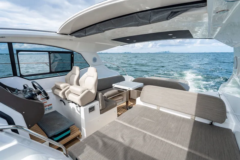 Slide: The Image of Azimut ATLANTIS 45 2020 - 49