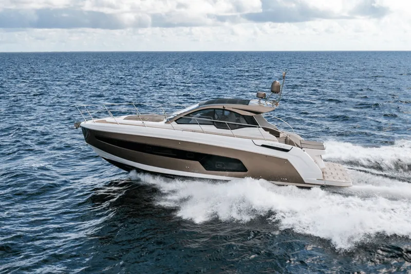 Slide: The Image of Azimut ATLANTIS 45 2020 - 5