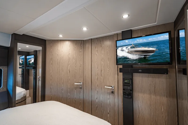 Slide: The Image of Azimut ATLANTIS 45 2020 - 64