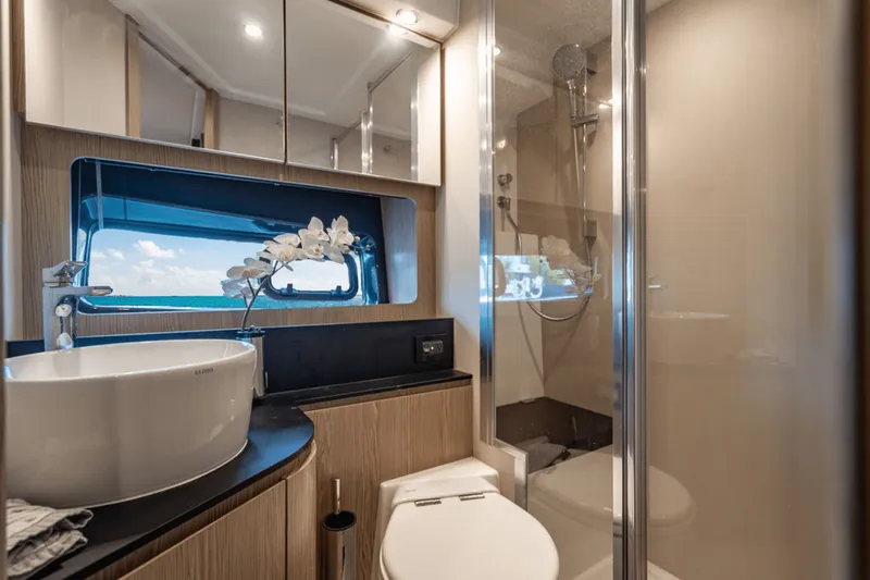 Slide: The Image of Azimut ATLANTIS 45 2020 - 66