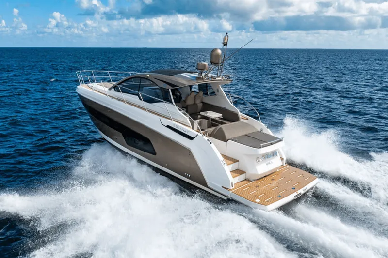 Slide: The Image of Azimut ATLANTIS 45 2020 - 7