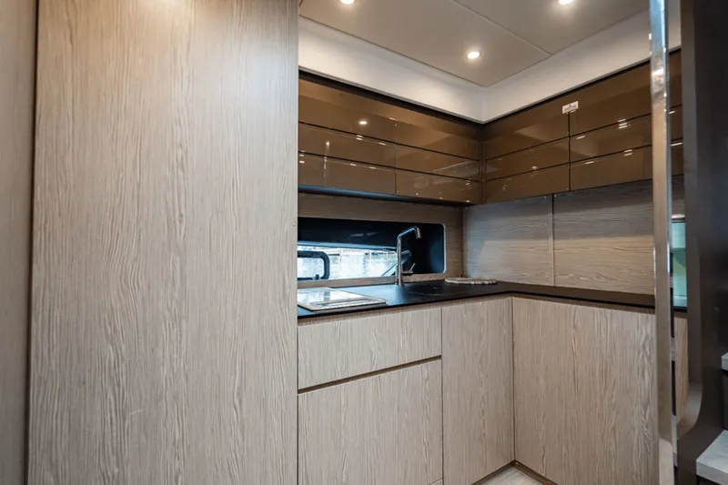 Slide: The Image of Azimut ATLANTIS 45 2020 - 79