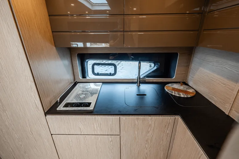 Slide: The Image of Azimut ATLANTIS 45 2020 - 81