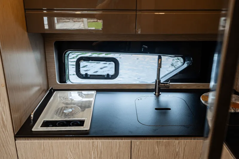 Slide: The Image of Azimut ATLANTIS 45 2020 - 82