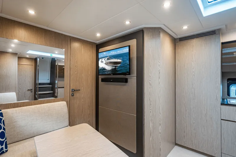 Slide: The Image of Azimut ATLANTIS 45 2020 - 83