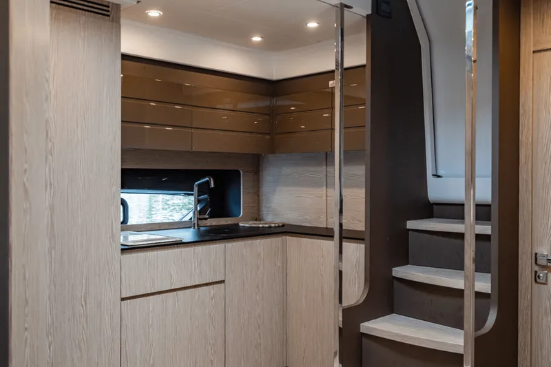 Slide: The Image of Azimut ATLANTIS 45 2020 - 85