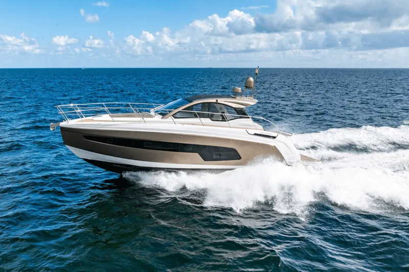 Slide: The Image of Azimut ATLANTIS 45 2020 - 9