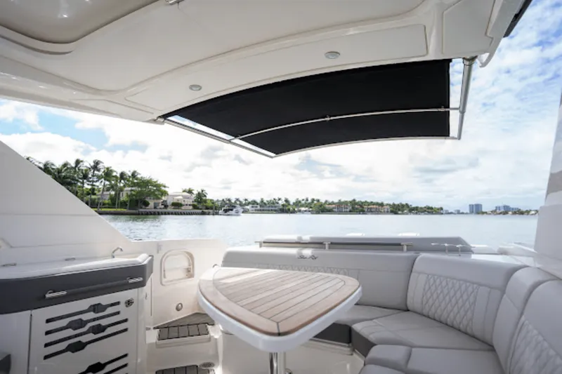 Slide: The Image of Sea Ray 310 SLX-OB 2023 - 13