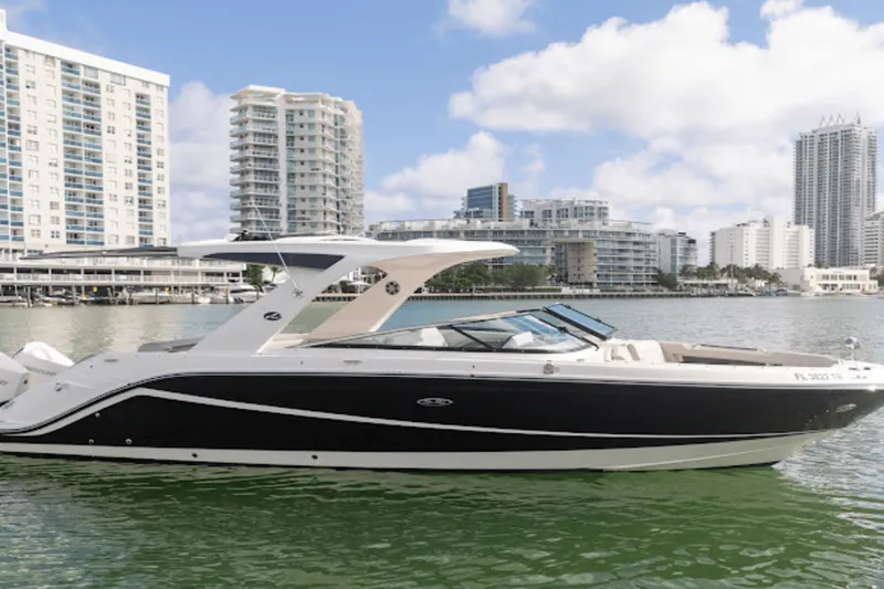 Slide: The Image of Sea Ray 310 SLX-OB 2023 - 2