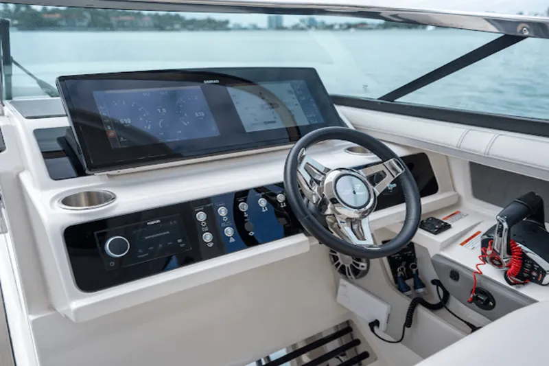 Slide: The Image of Sea Ray 310 SLX-OB 2023 - 29