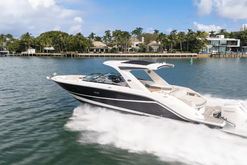 Slide: The Image of Sea Ray 310 SLX-OB 2023 - 3