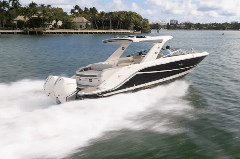 Slide: The Image of Sea Ray 310 SLX-OB 2023 - 34