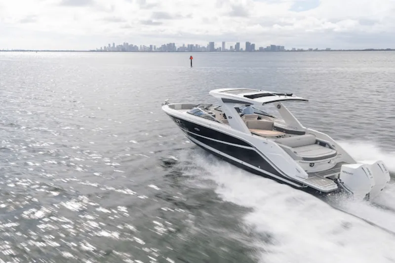 Slide: The Image of Sea Ray 310 SLX-OB 2023 - 4