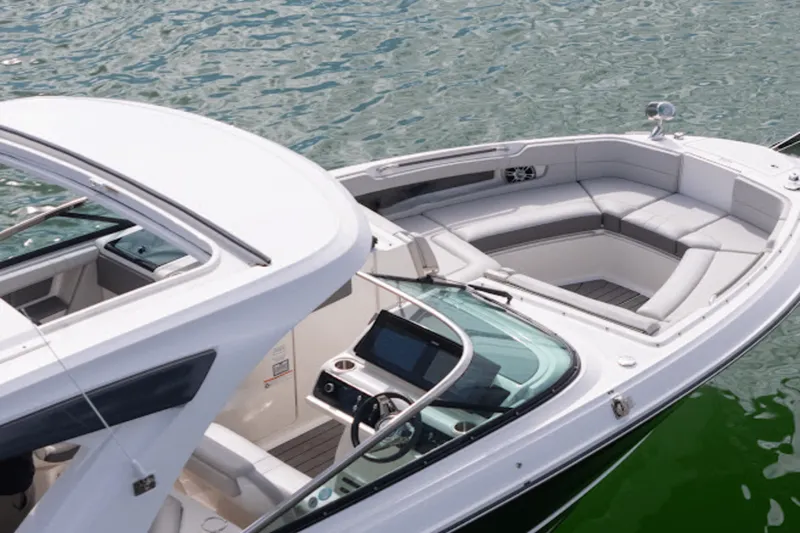 Slide: The Image of Sea Ray 310 SLX-OB 2023 - 8