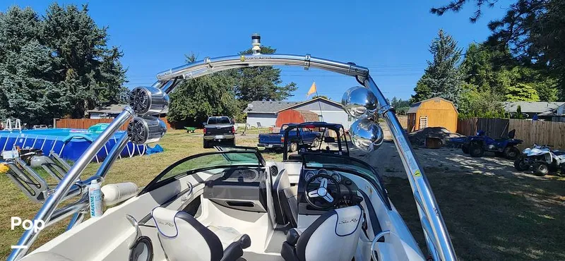 Slide: The Image of Sea Ray 190 Sport 2015 - 13112571