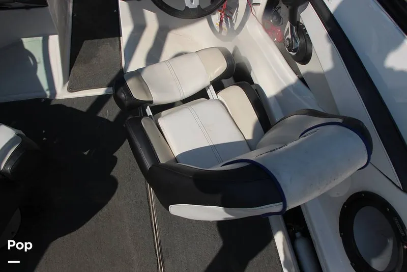 Slide: The Image of Sea Ray 190 Sport 2015 - 13160061