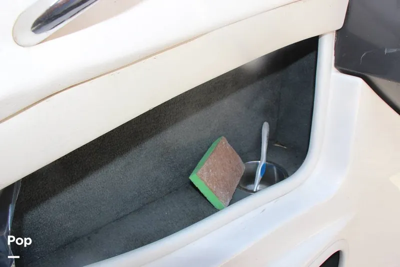 Slide: The Image of Sea Ray 190 Sport 2015 - 13160076