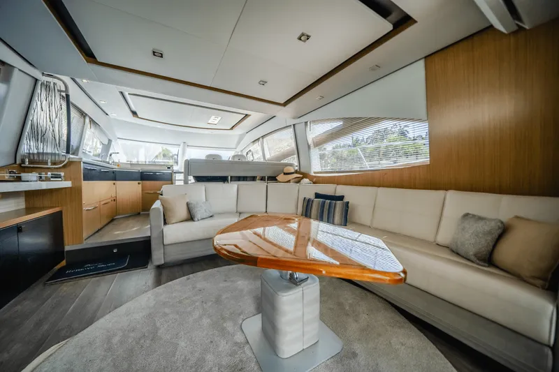 Slide: The Image of Sea Ray 59 FLY 2018 - 11