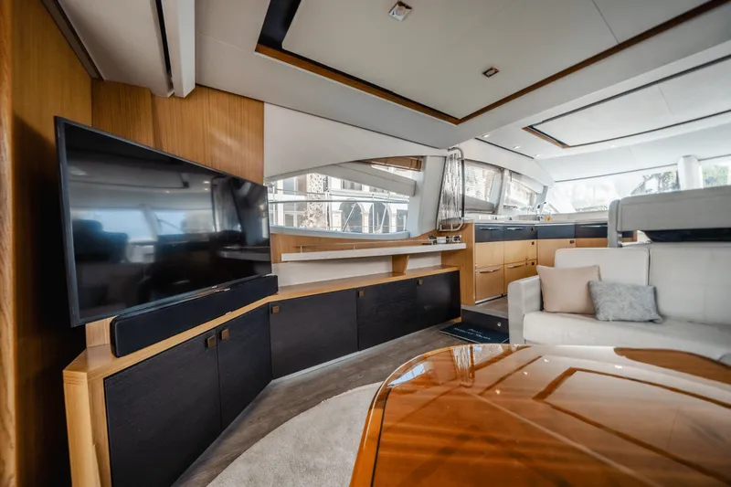 Slide: The Image of Sea Ray 59 FLY 2018 - 12