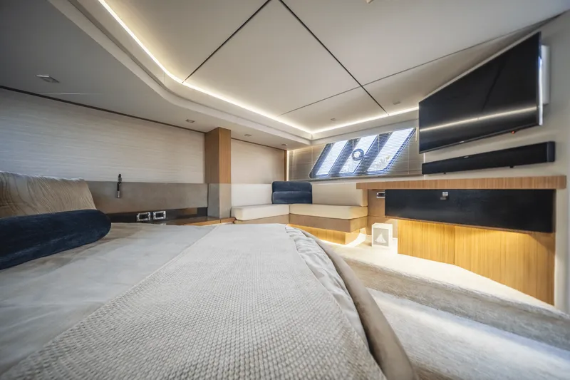 Slide: The Image of Sea Ray 59 FLY 2018 - 24