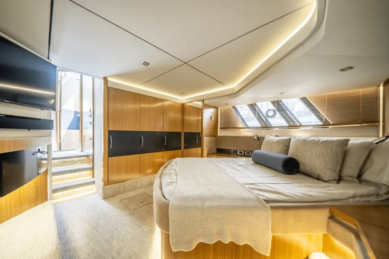 Slide: The Image of Sea Ray 59 FLY 2018 - 26