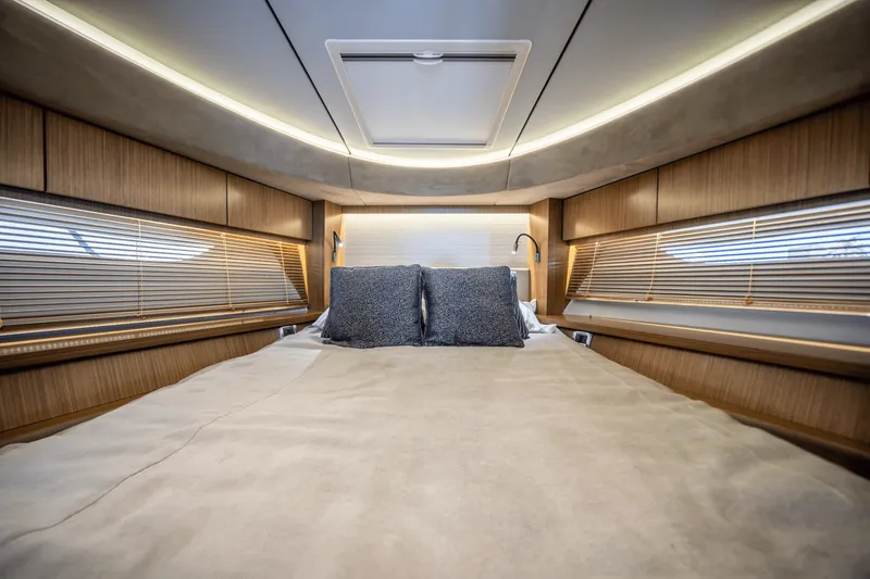 Slide: The Image of Sea Ray 59 FLY 2018 - 28