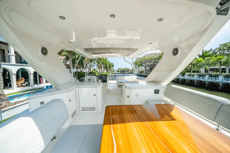 Slide: The Image of Sea Ray 59 FLY 2018 - 32