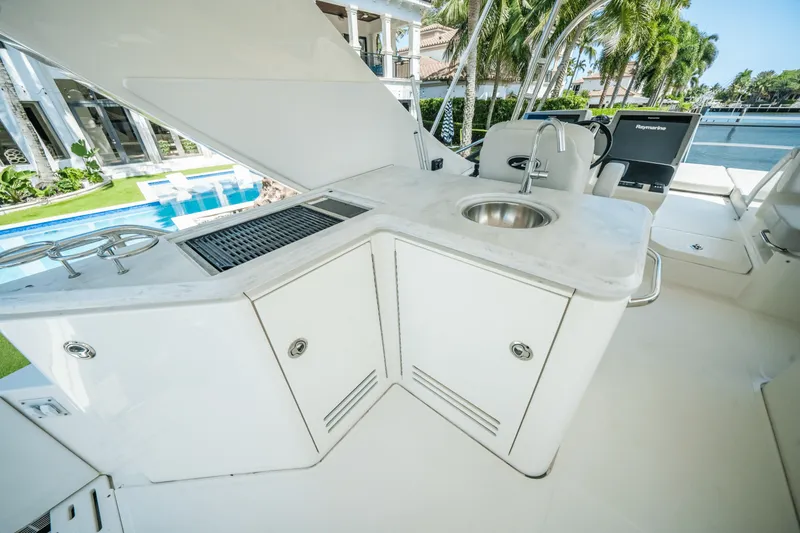 Slide: The Image of Sea Ray 59 FLY 2018 - 34