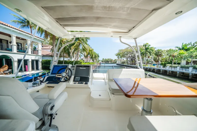 Slide: The Image of Sea Ray 59 FLY 2018 - 36