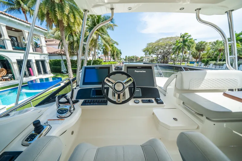 Slide: The Image of Sea Ray 59 FLY 2018 - 37