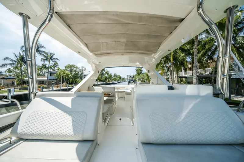 Slide: The Image of Sea Ray 59 FLY 2018 - 39