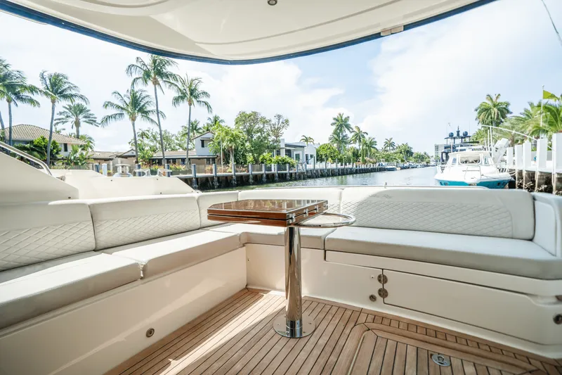 Slide: The Image of Sea Ray 59 FLY 2018 - 8