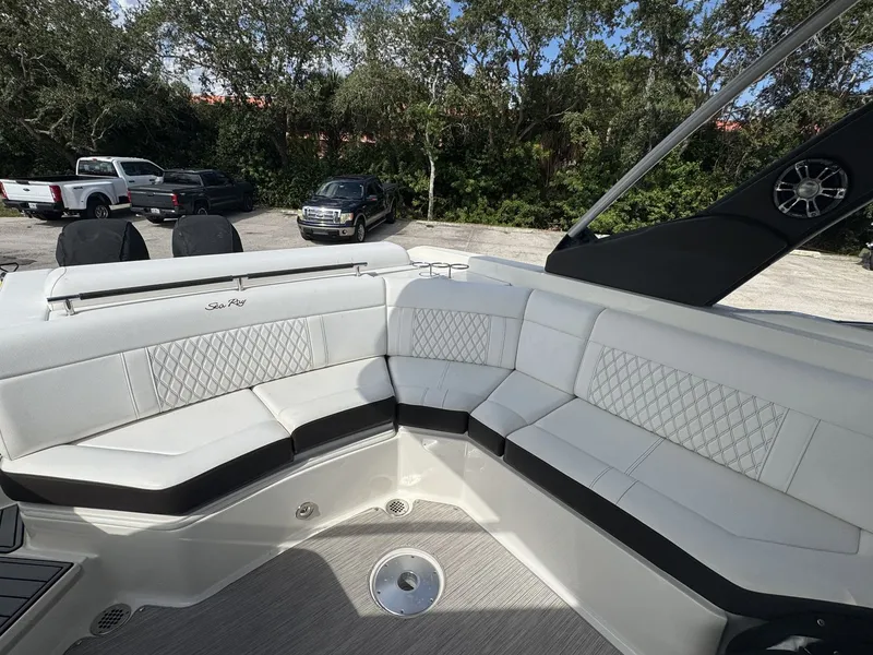 Slide: The Image of Sea Ray 310 SLX OUTBOARD 2019 - 10