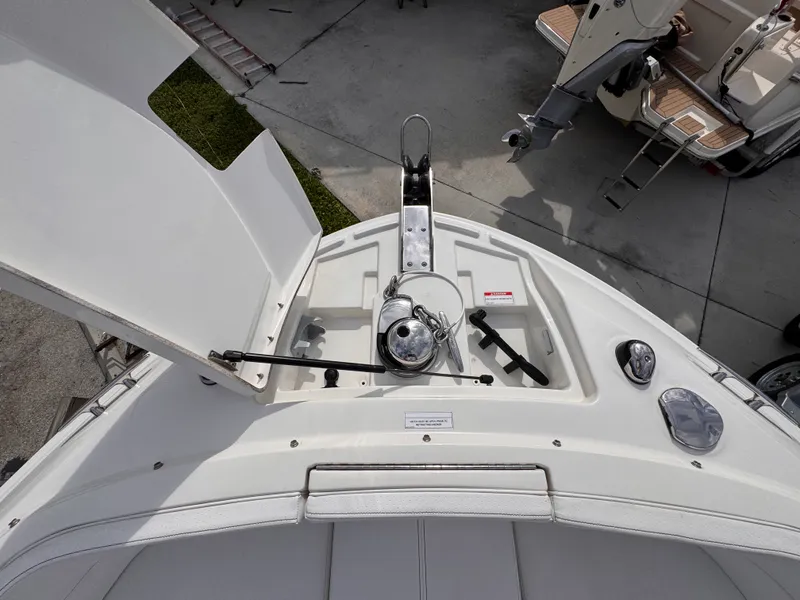 Slide: The Image of Sea Ray 310 SLX OUTBOARD 2019 - 21