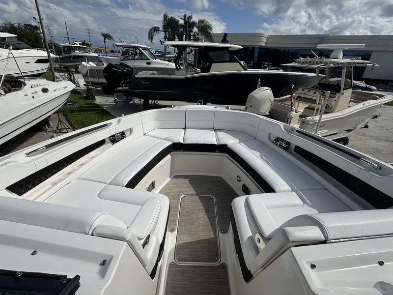 Slide: The Image of Sea Ray 310 SLX OUTBOARD 2019 - 24