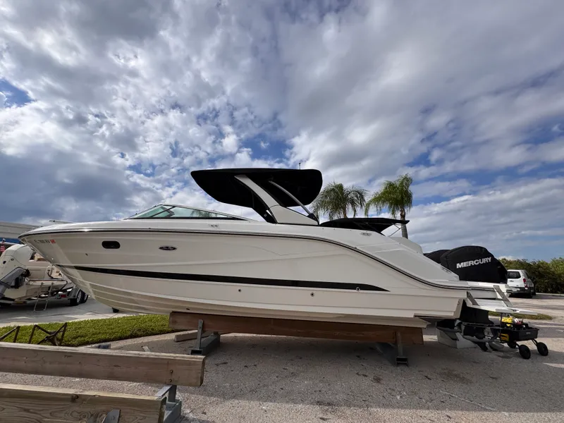 Slide: The Image of Sea Ray 310 SLX OUTBOARD 2019 - 3