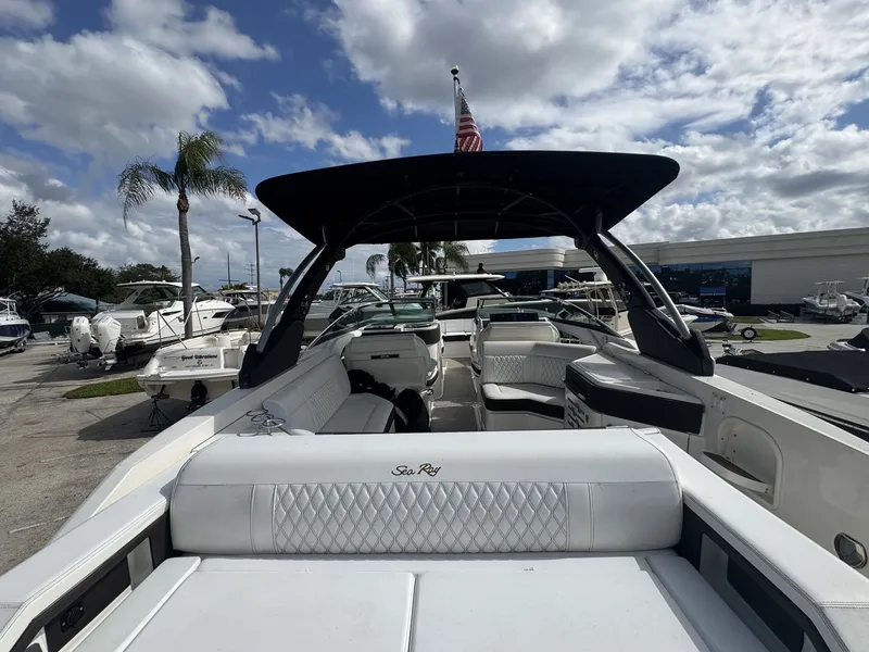 Slide: The Image of Sea Ray 310 SLX OUTBOARD 2019 - 6