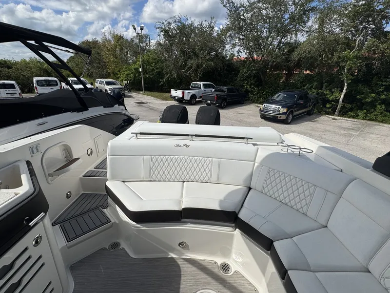 Slide: The Image of Sea Ray 310 SLX OUTBOARD 2019 - 7