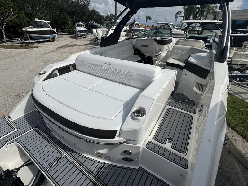 Slide: The Image of Sea Ray 310 SLX OUTBOARD 2019 - 8
