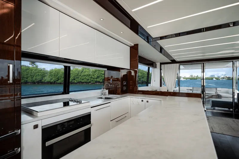 Slide: The Image of Sunseeker 76 YACHT 2019 - 23